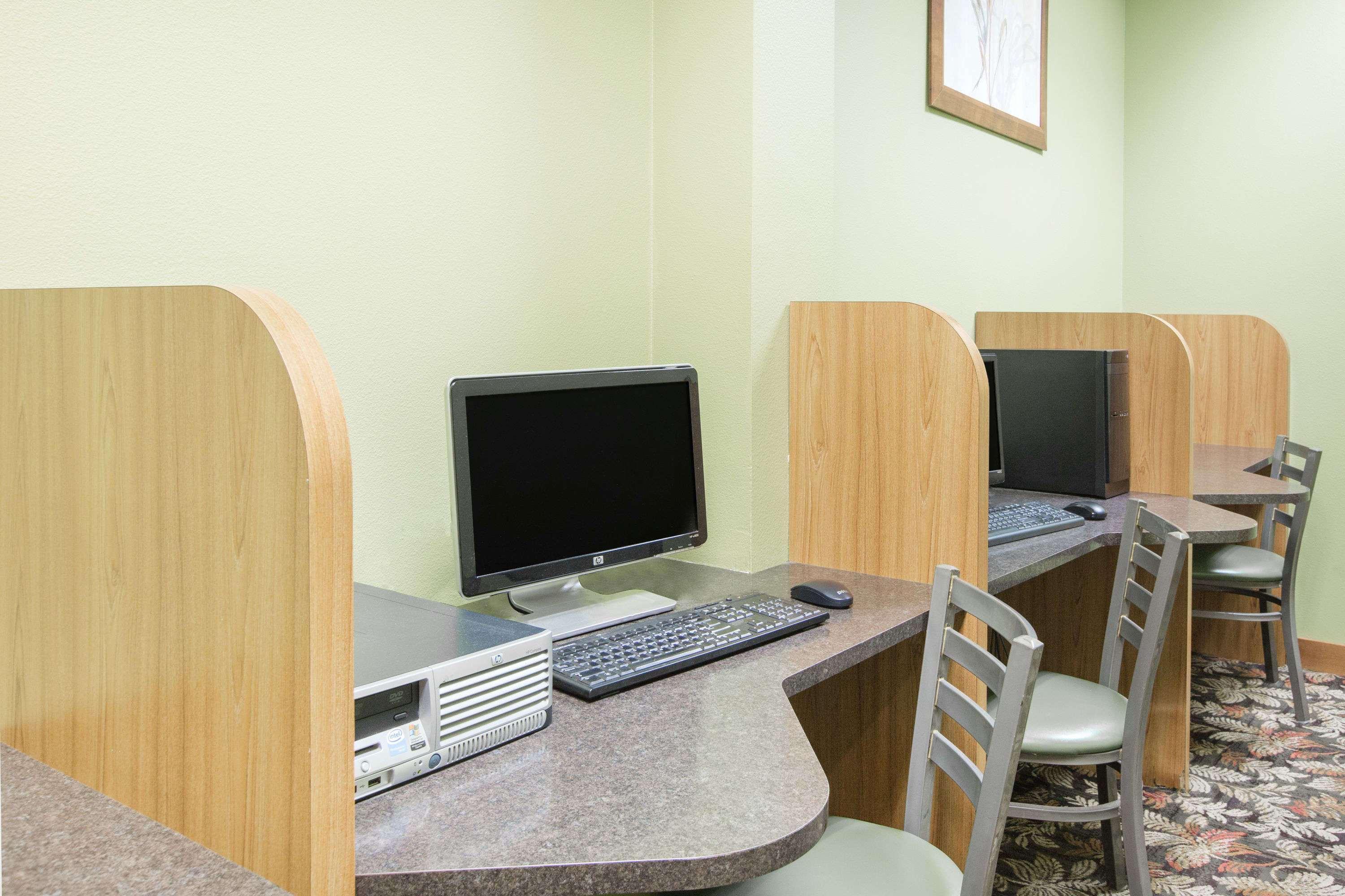 Ramada By Wyndham Des Moines Tropics Resort & Conference Ctr Urbandale Bagian luar foto